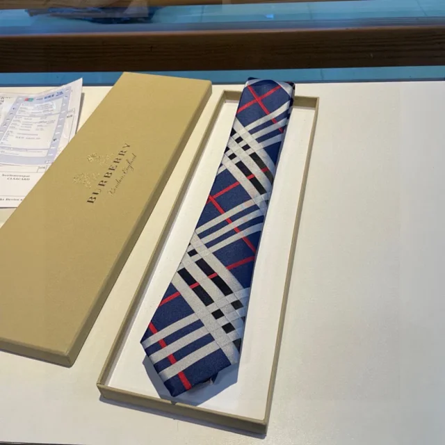 Burberry Ties 6586 Plaid Jacquard product detail image 3