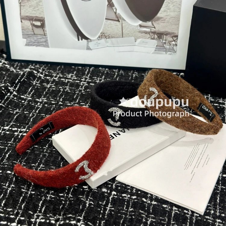 Chanel Uncategorized Plush wide headband with crystal Double C motif image 3