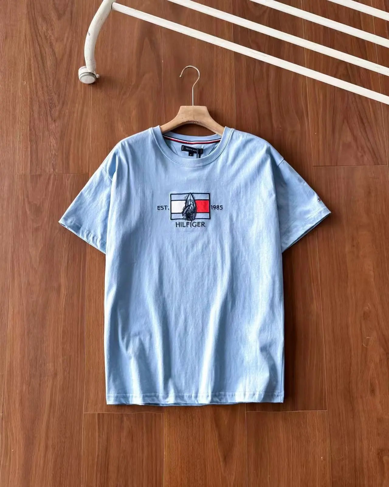 Tommy Hilfiger T-Shirts Crew-Neck Short-Sleeve T-Shirt with Embroidered Flag and Sailboat Graphic — Sky blue