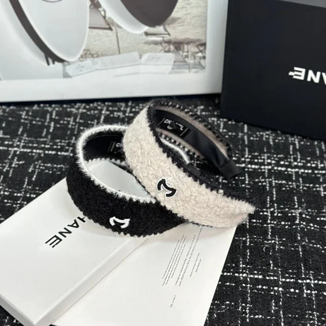 Chanel Bouclé CC Logo Headband product detail image 1