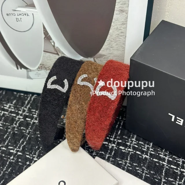 Chanel Uncategorized Plush wide headband with crystal Double C motif product detail image 1