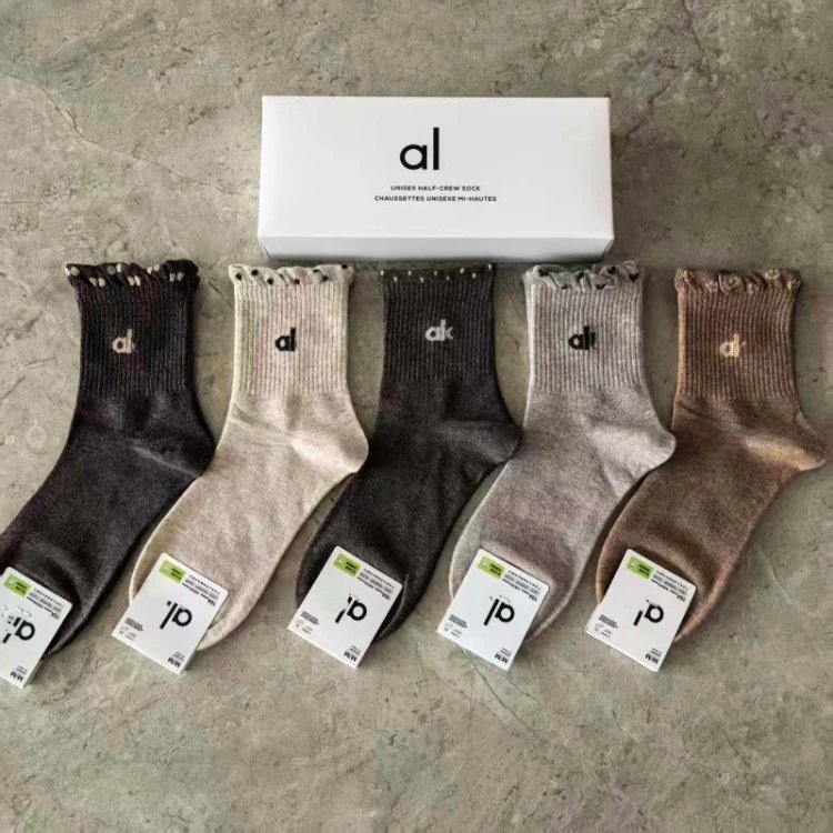 Alo Socks Unisex Half-Crew Ribbed Logo — SKU-25