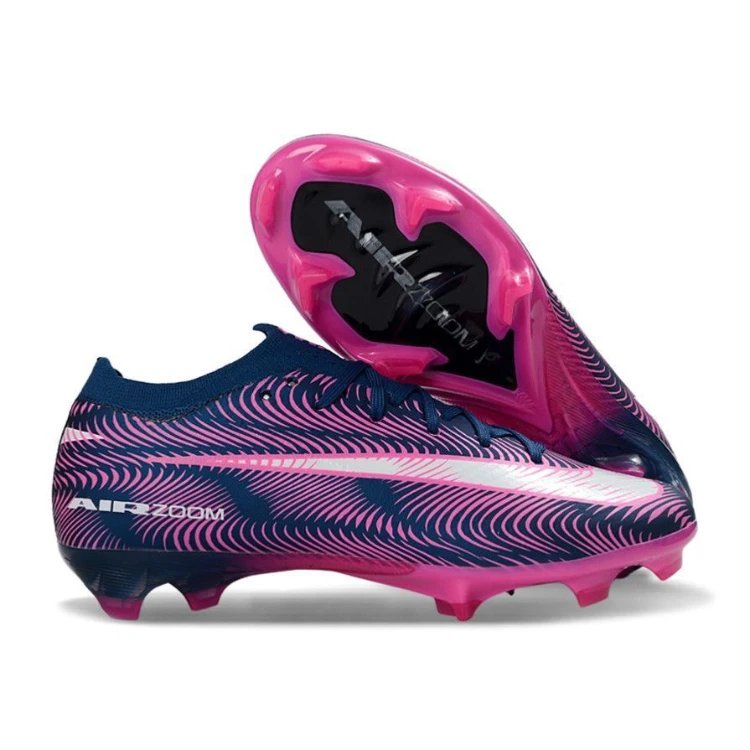 Nike Mercurial football cleats — 26