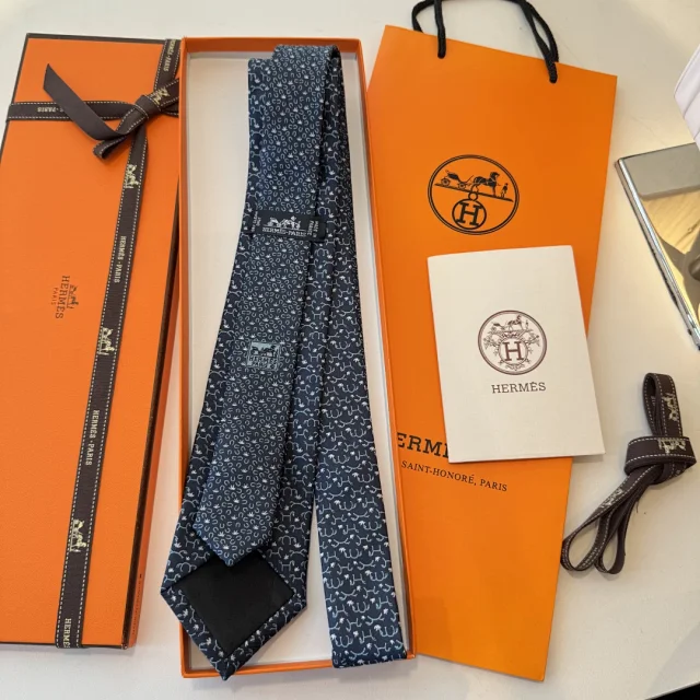 Hermès Ties 6545 Horse Motif product detail image 2