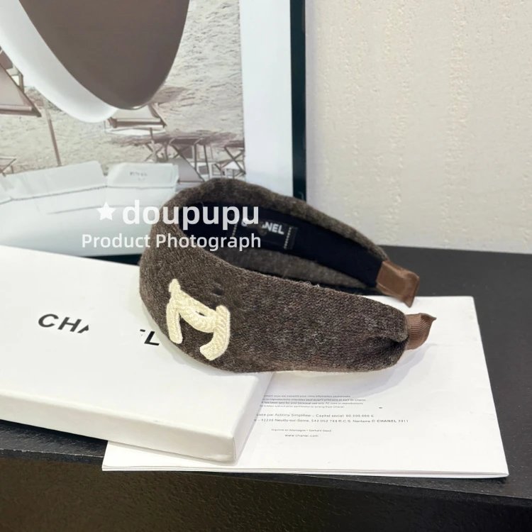 Chanel Uncategorized Padded wide headband with embroidered Double C logo image 6