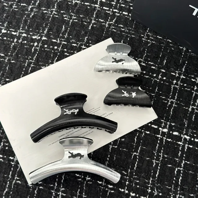 Saint Laurent Uncategorized Metal claw hair clip with YSL monogram product detail image 1