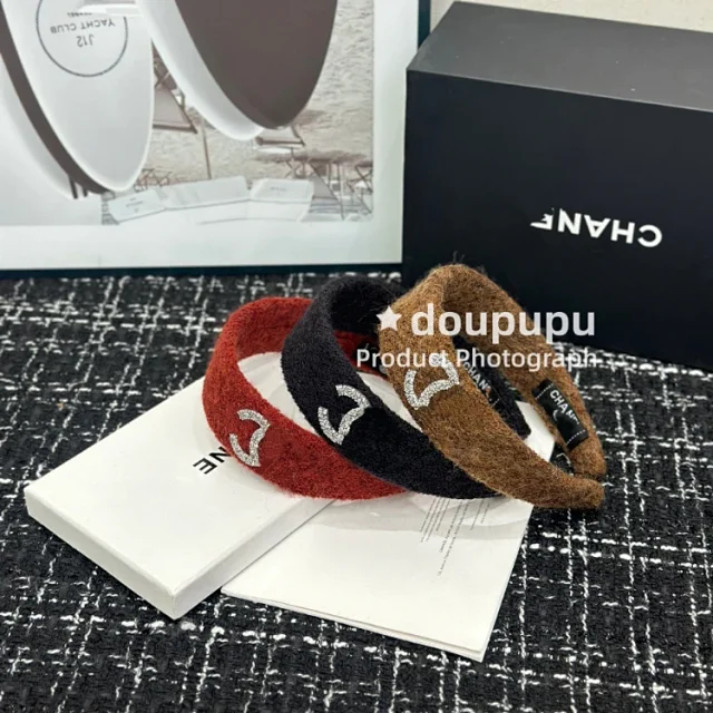 Chanel Uncategorized Plush wide headband with crystal Double C motif product detail image 2