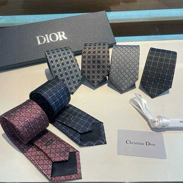 Dior Ties Geometric diamond-pattern jacquard tie product detail image 1