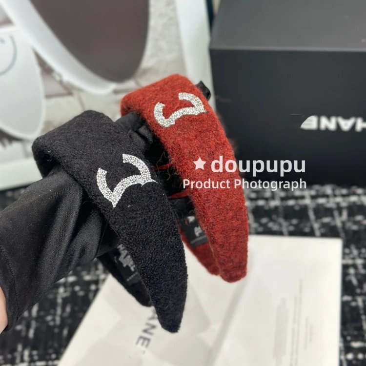 Chanel Uncategorized Plush wide headband with crystal Double C motif image 5