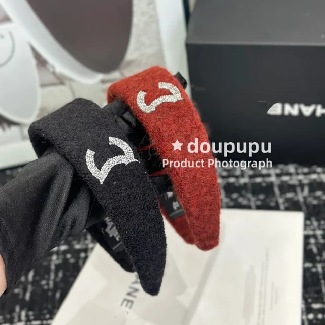 Chanel Uncategorized Plush wide headband with crystal Double C motif product detail image 5