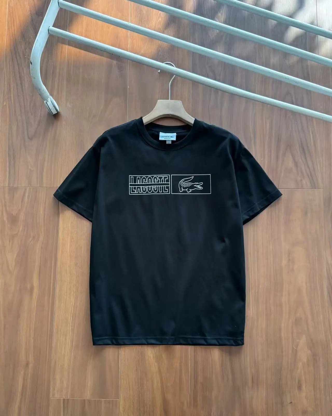 Lacoste T-Shirts Crew-Neck Crocodile Logo Graphic — Black
