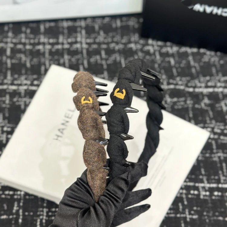 Chanel Uncategorized Braided tooth headband with CC charm image 6