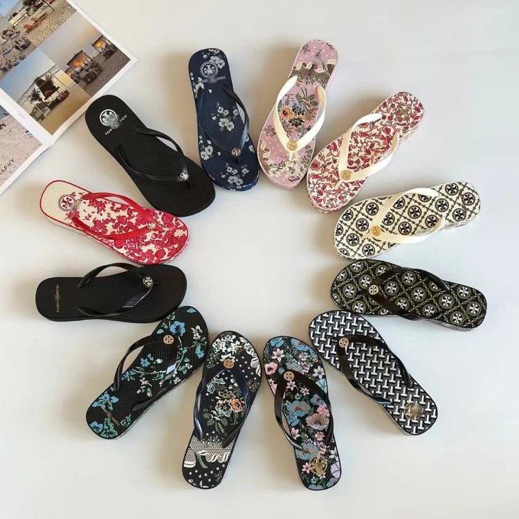 Tory Burch Logo Flip-Flops [15 styles]
