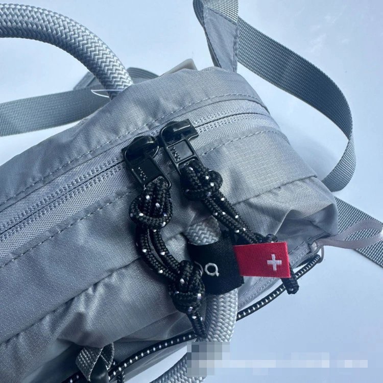 On Crossbody Bags 6210 Waist Bag image 6