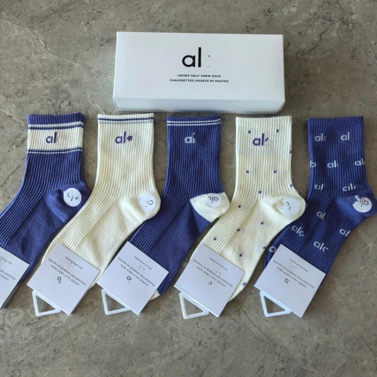 Alo Socks Unisex Half-Crew Ribbed Logo — SKU-08