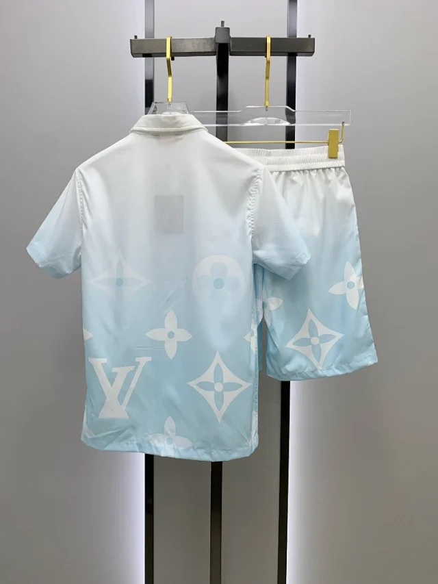 Louis Vuitton Matching Sets Monogram short-sleeve shirt and shorts set product detail image 3