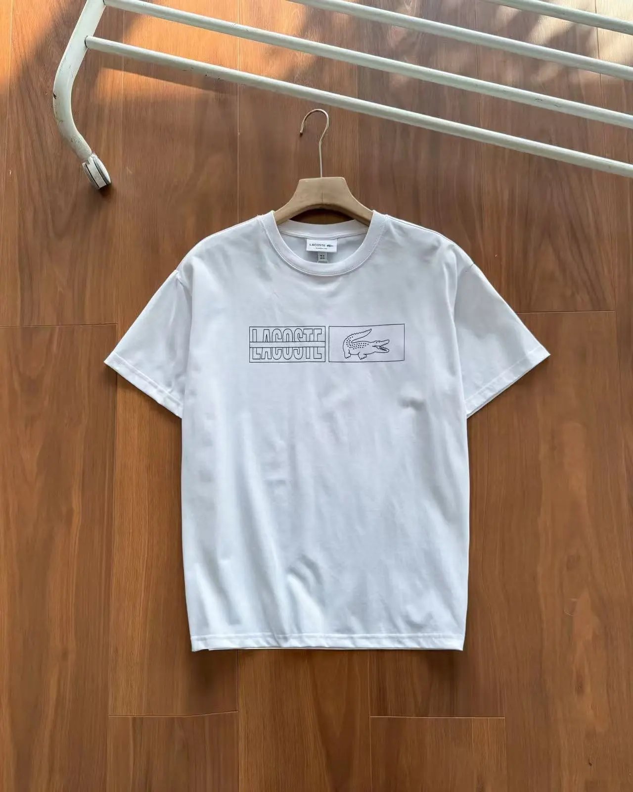 Lacoste T-Shirts Crew-Neck Crocodile Logo Graphic — white