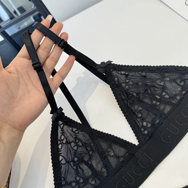 Gucci Underwear Lace Triangle Bralette and High-Cut Briefs Set product detail image 3
