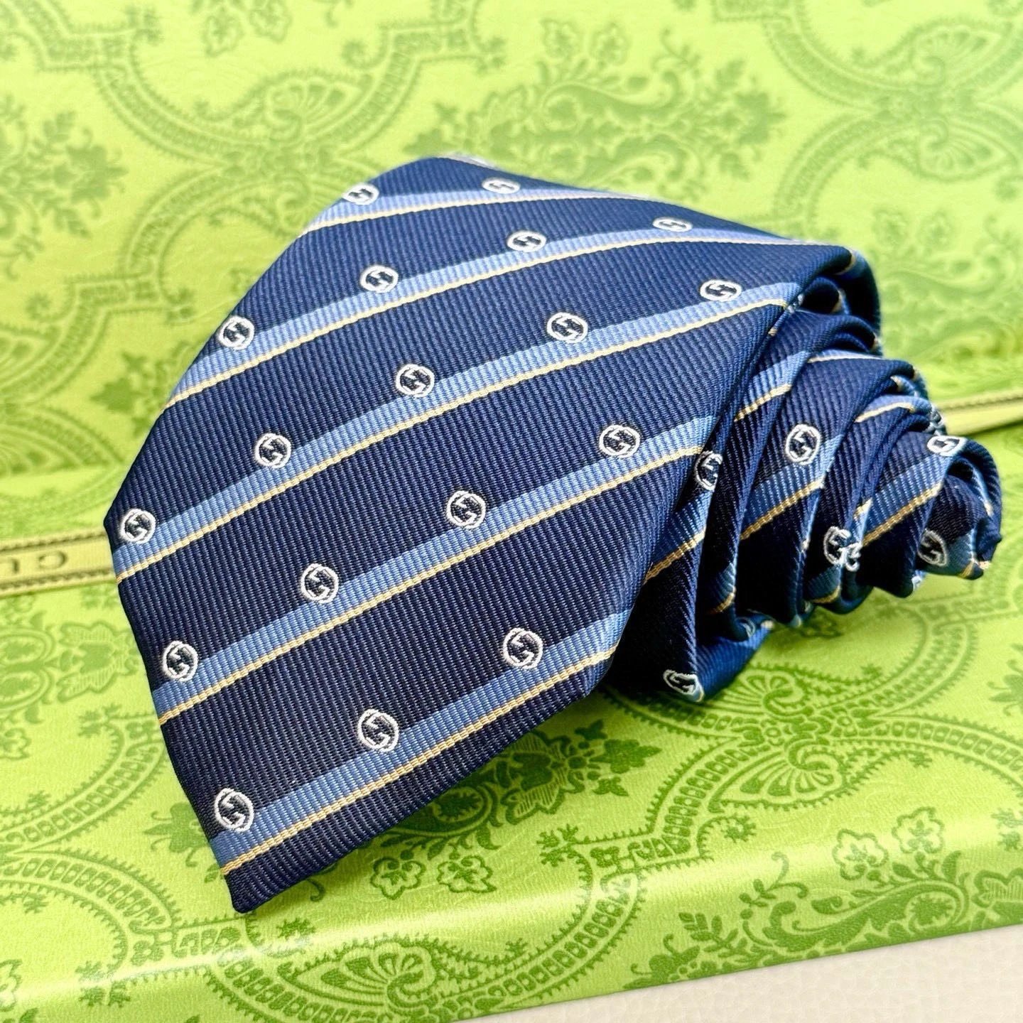 Gucci Ties GG logo jacquard necktie — 02