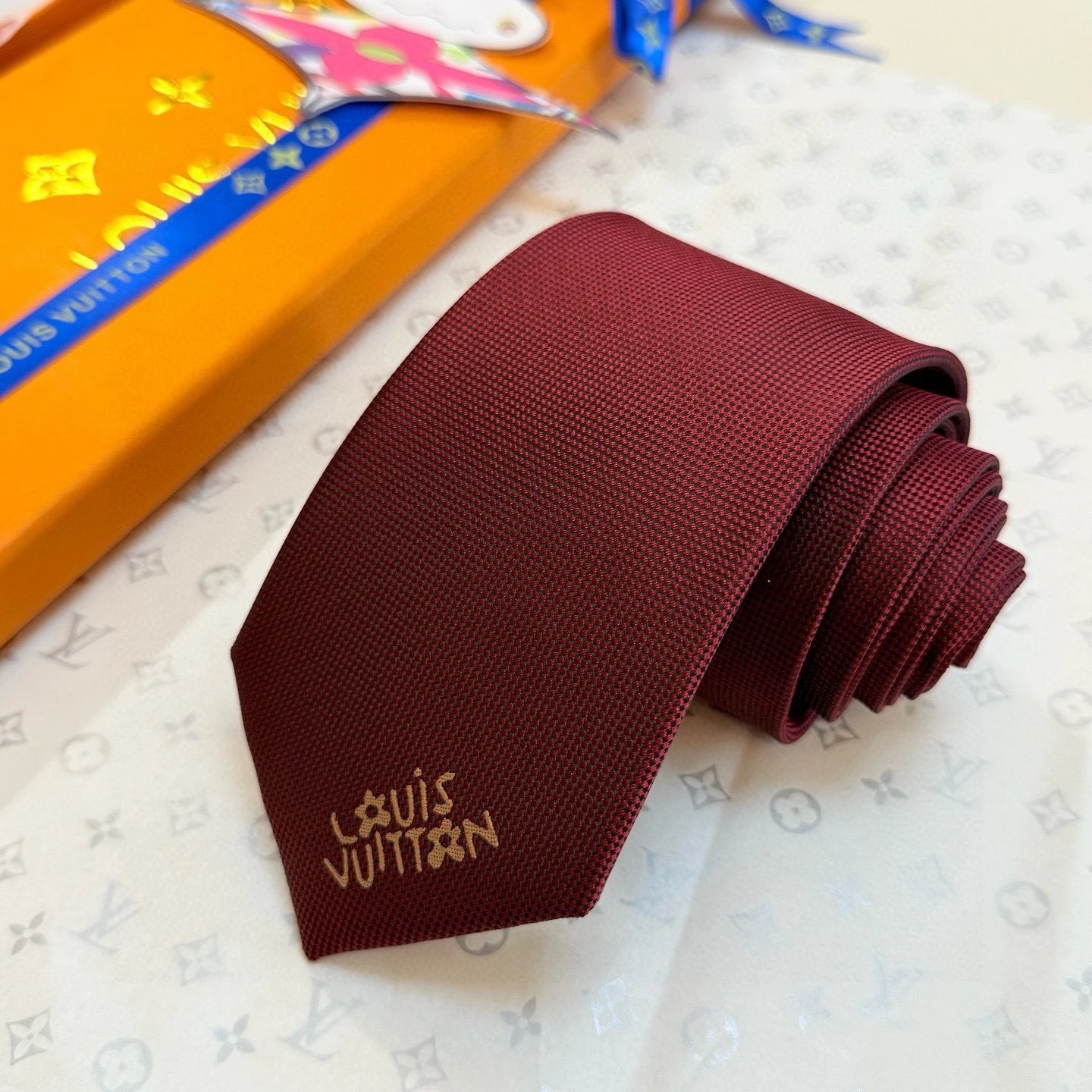 Louis Vuitton Ties 6584 embroidered mascot — 01