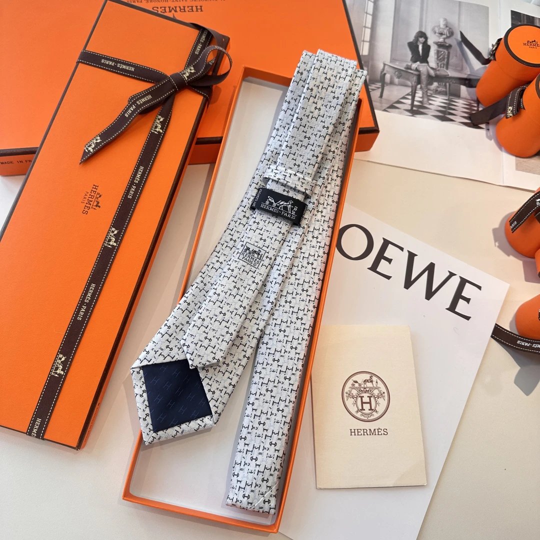 Hermès Ties Silk H-pattern jacquard tie image 3