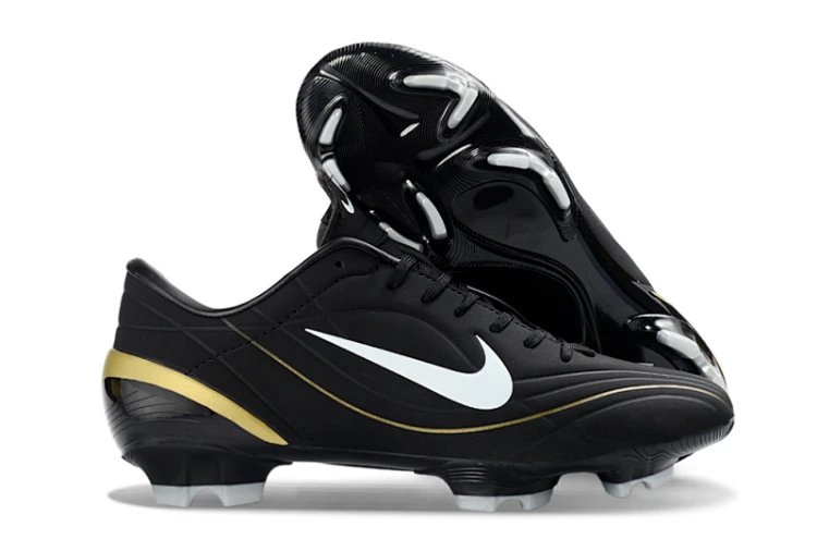Nike Low-Top FG Soccer Cleats — 04