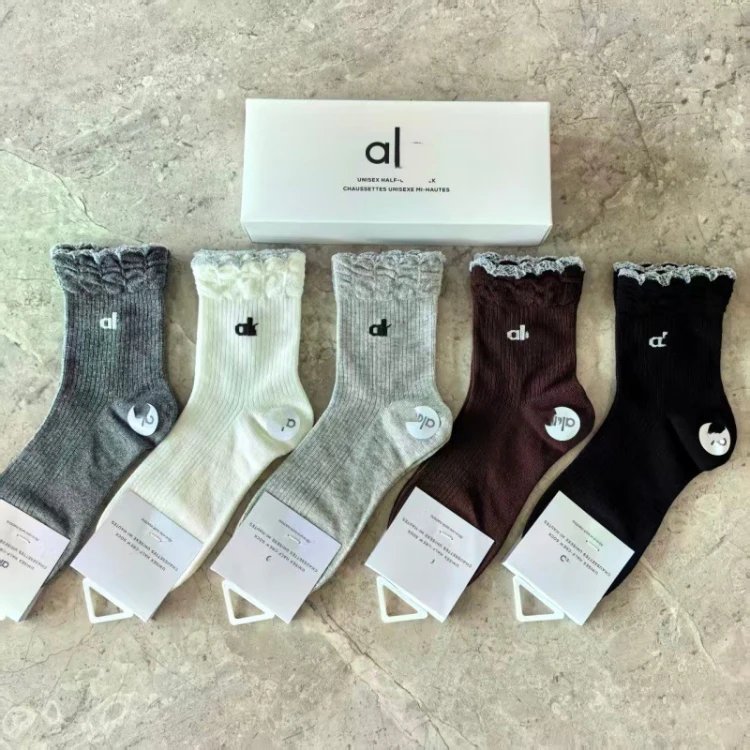 Alo Socks Unisex Half-Crew Ribbed Logo — SKU-21