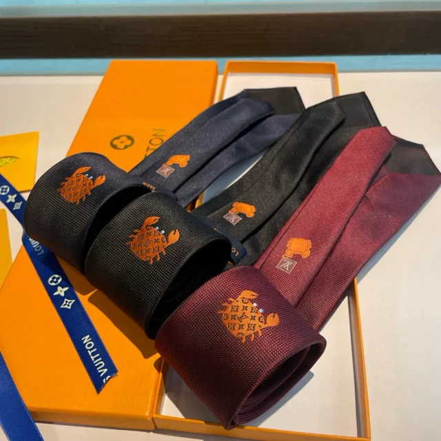 Louis Vuitton Ties Monogram Crab Embroidered Silk Tie product detail image 1