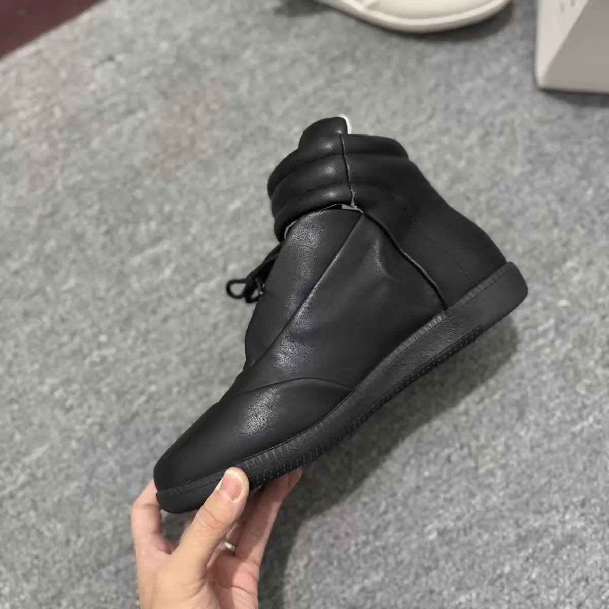 Unbranded Sneakers High-Top Padded Strap image 3