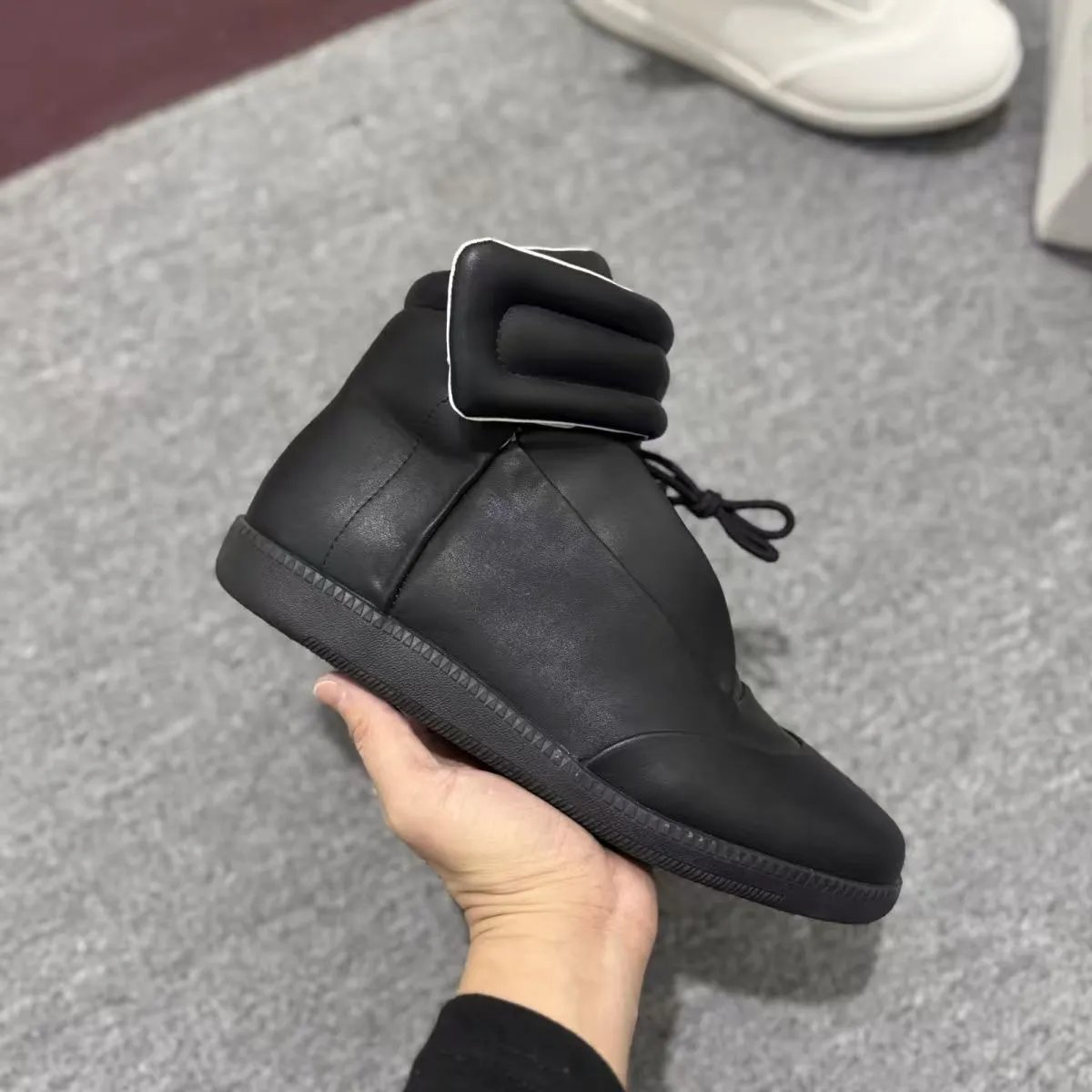 Unbranded Sneakers High-Top Padded Strap image 2