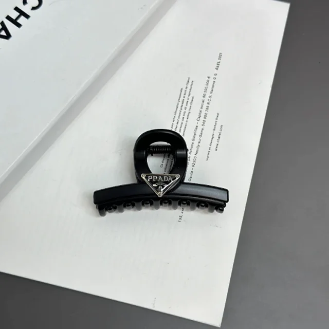 Prada Uncategorized Triangle Logo Claw Hair Clip product detail image 6