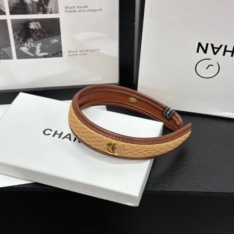 Unbranded Uncategorized Textured Wide Headband with Metal Charm — Khaki