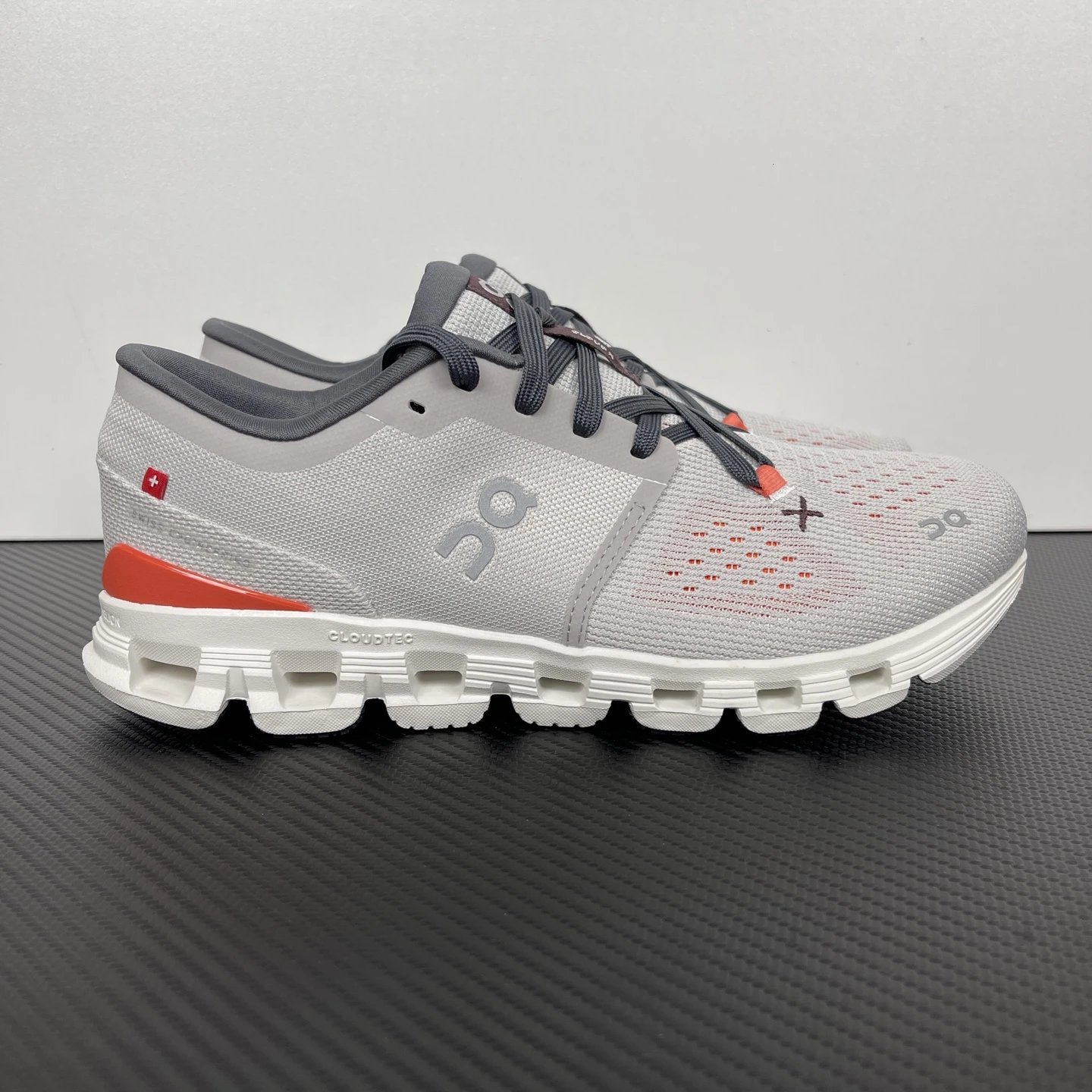 On Angpao Cloud X4 Grey Red 3ME30042905