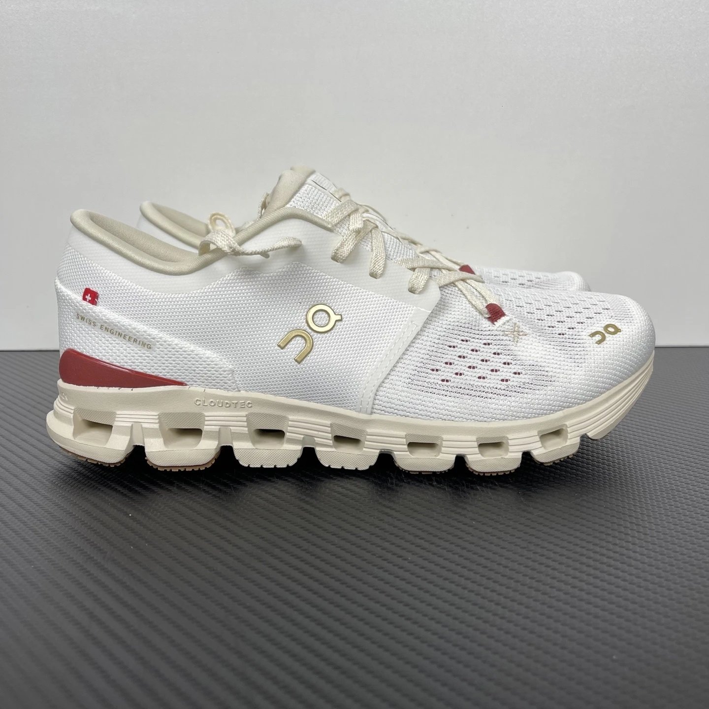 On Angpao Cloud X4 Limited Edition White and Red 3MF10752734