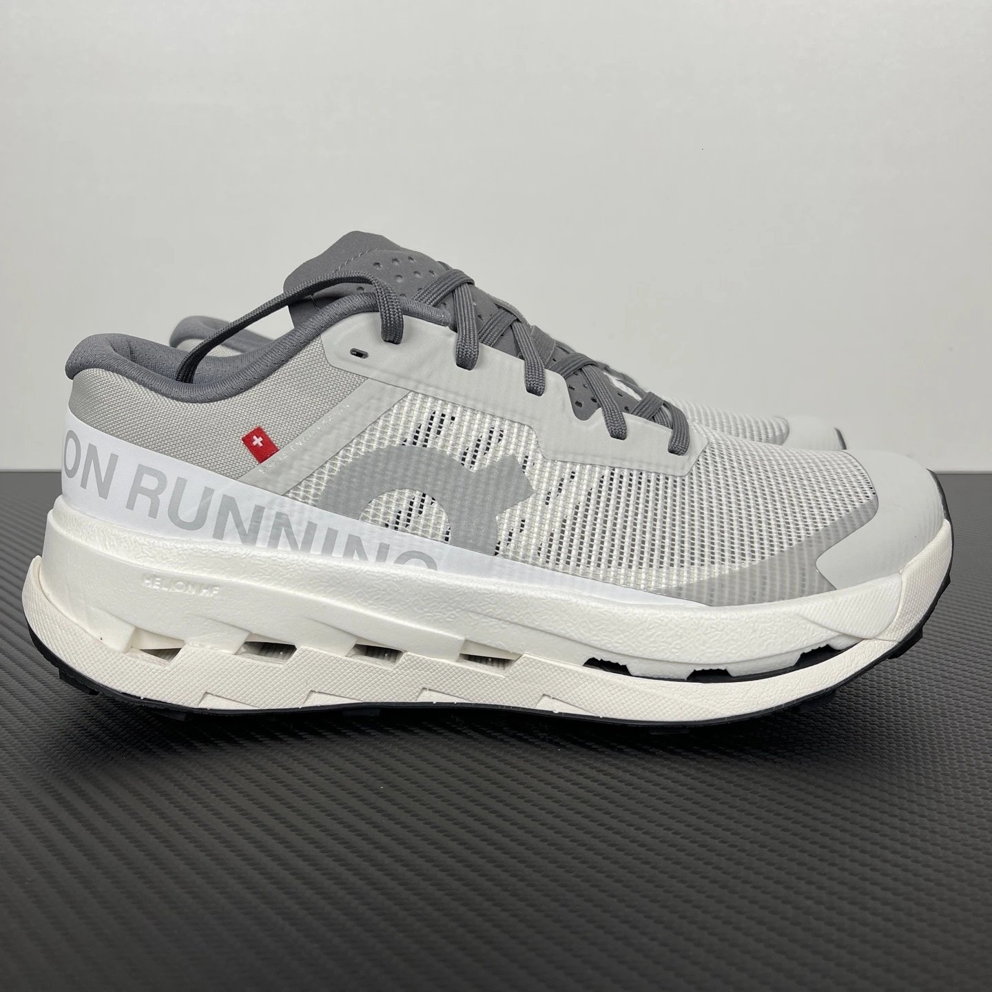 On Cloudultra 3 Angpao White Grey 3MF30233620