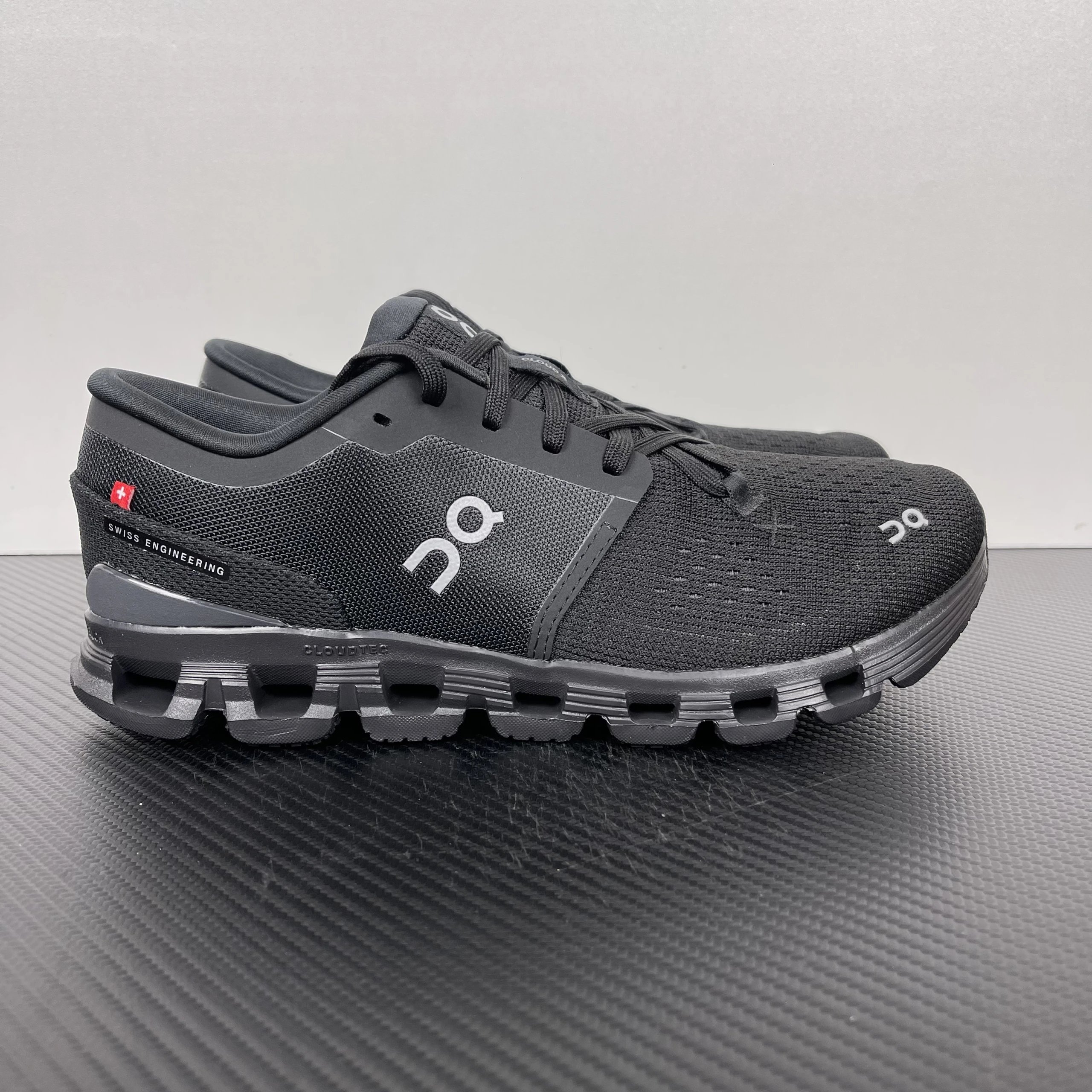 On Angpao Cloud X4 Black Warrior 3ME30040106