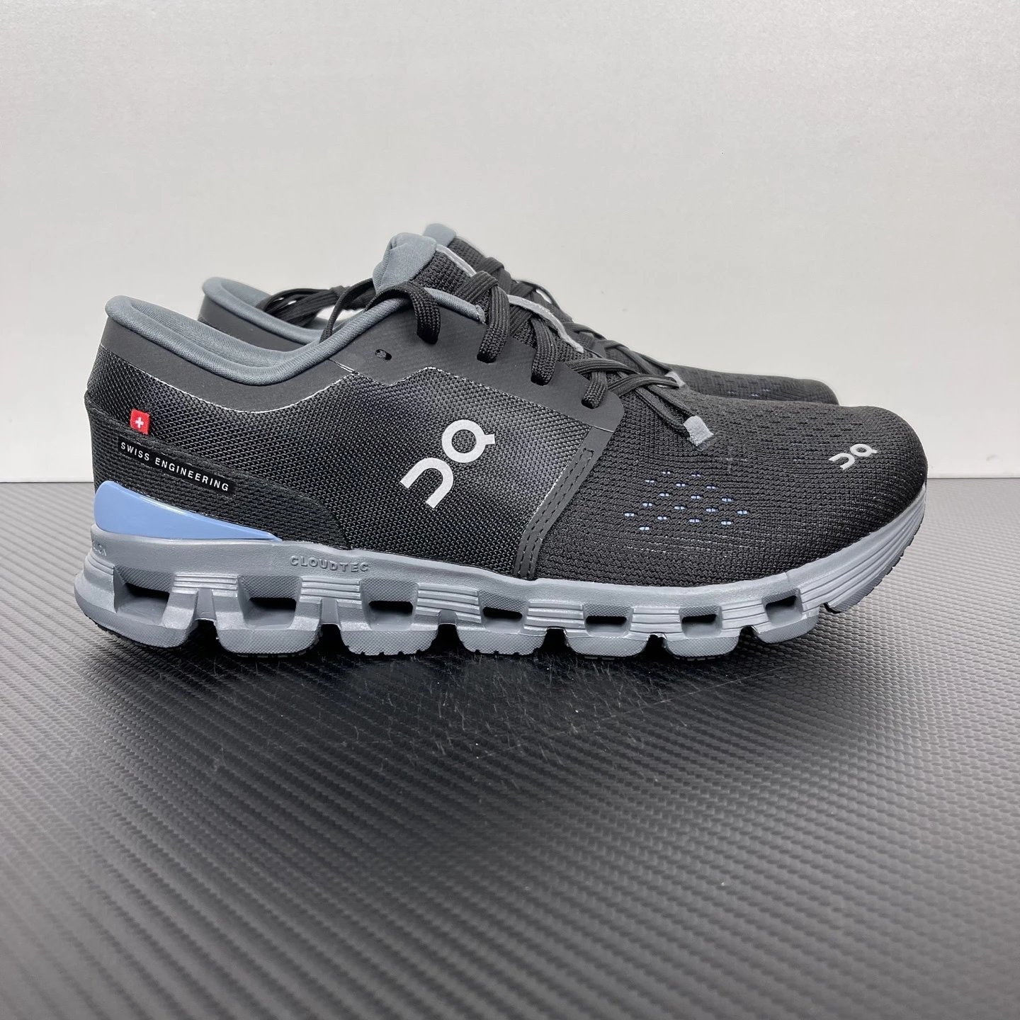 On Angpao Cloud X4 Black Blue 3ME30041446