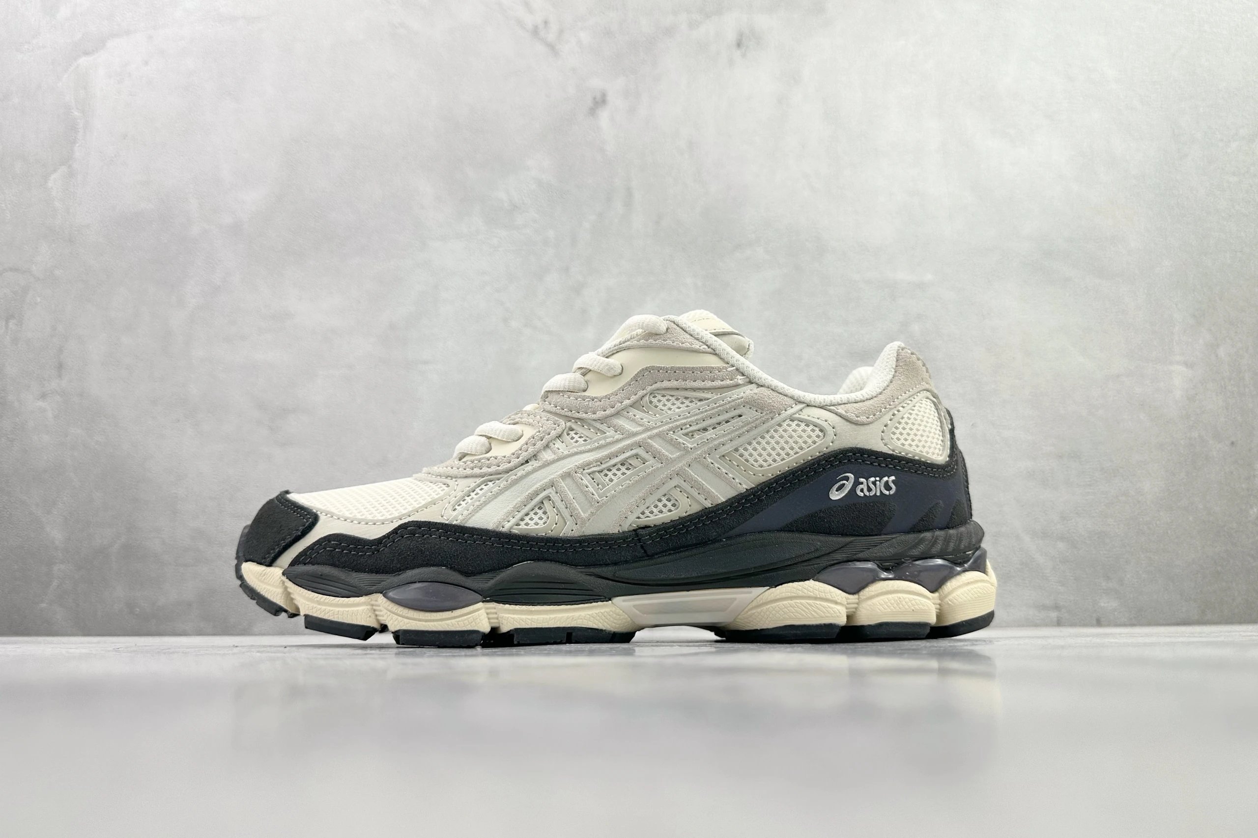 1203A383-111