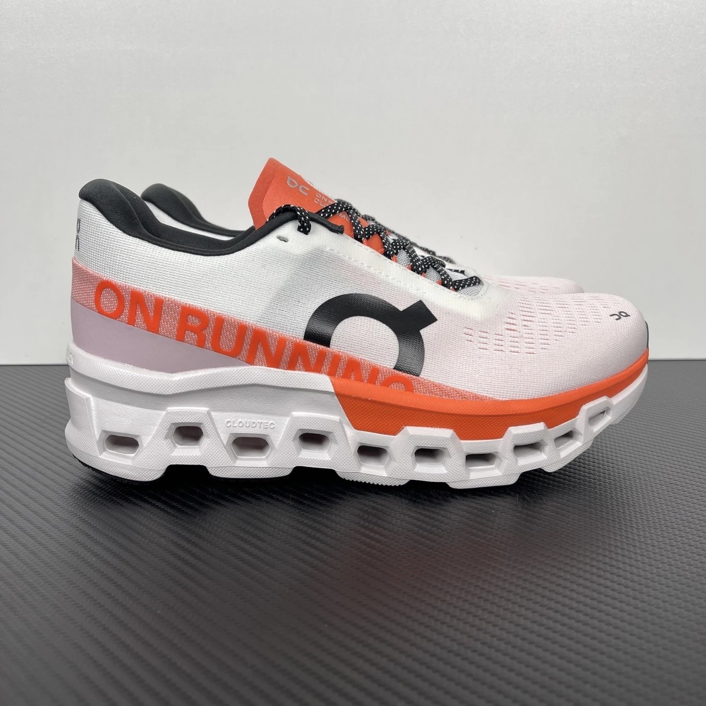 Angpao Little Monster 2nd Generation White Orange 3ME10121527