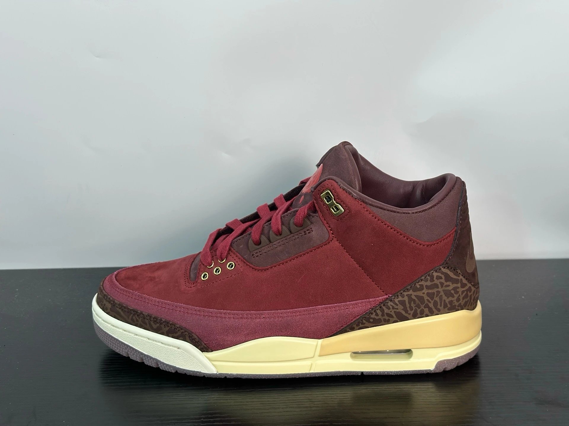 Jordan 3 Retro Bordeaux AH7859-600