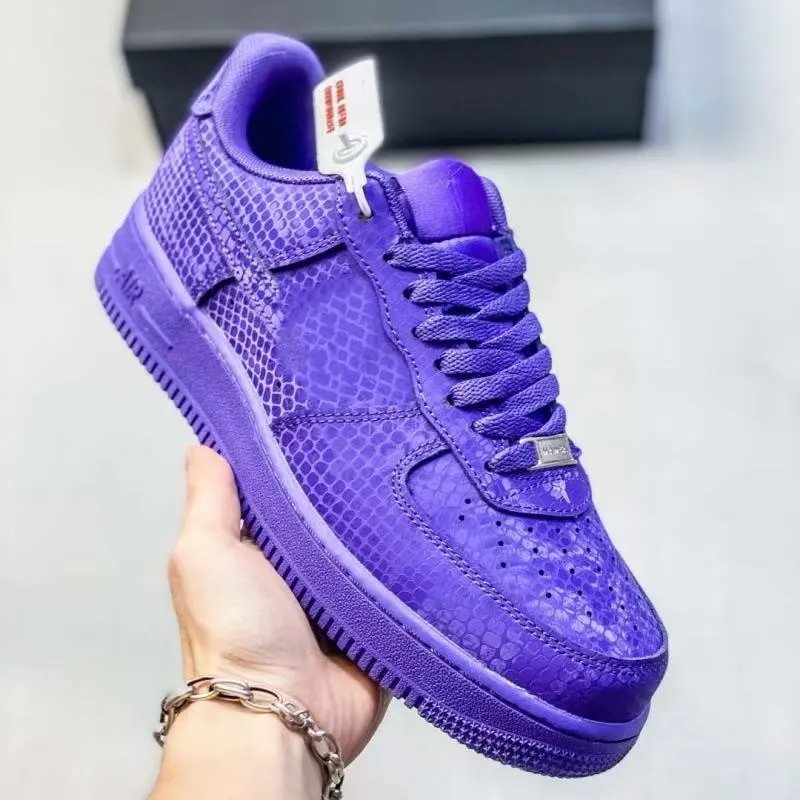 Nike Sneakers Low-Top Lace-Up — 32