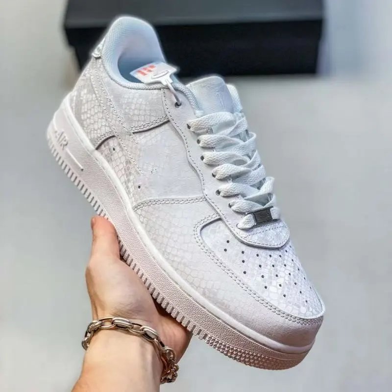 Nike Sneakers Low-Top Lace-Up — 35