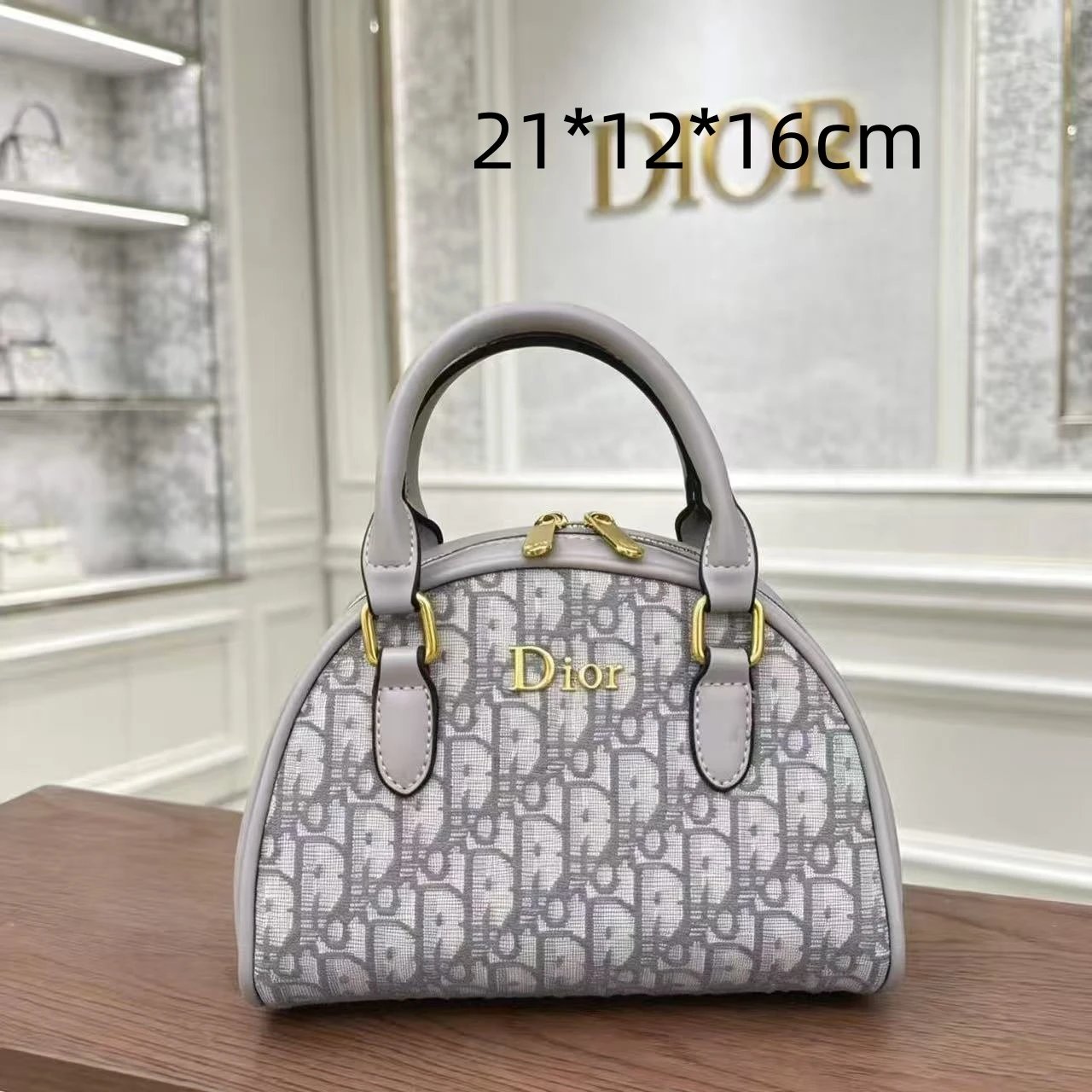 Coach Shoulder Bags Signature Canvas Chain-Handle Bag with Detachable Strap — 30