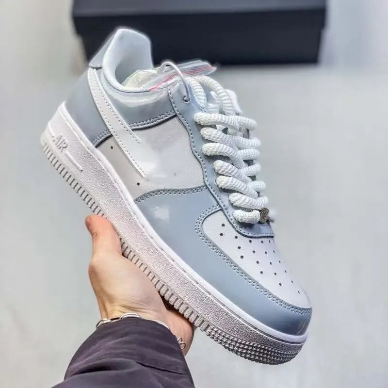 Nike Sneakers Low-Top Lace-Up — 31