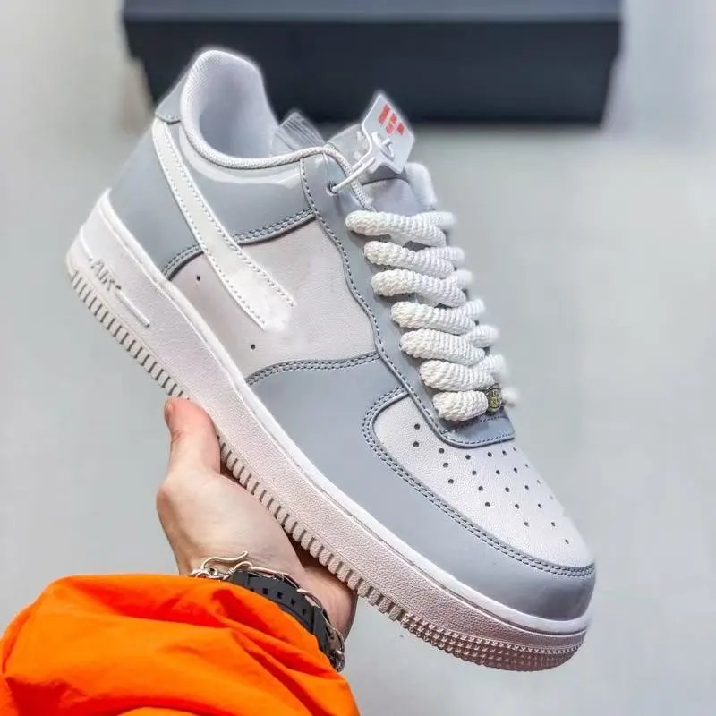 Nike Sneakers Low-Top Lace-Up — 18