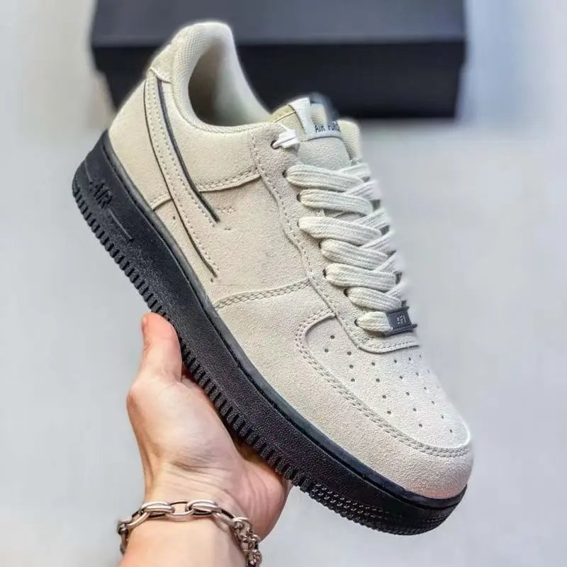 Nike Sneakers Low-Top Lace-Up — 26