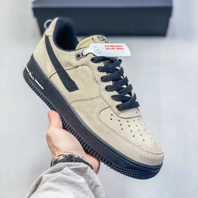 Nike Sneakers Low-Top Lace-Up — 17