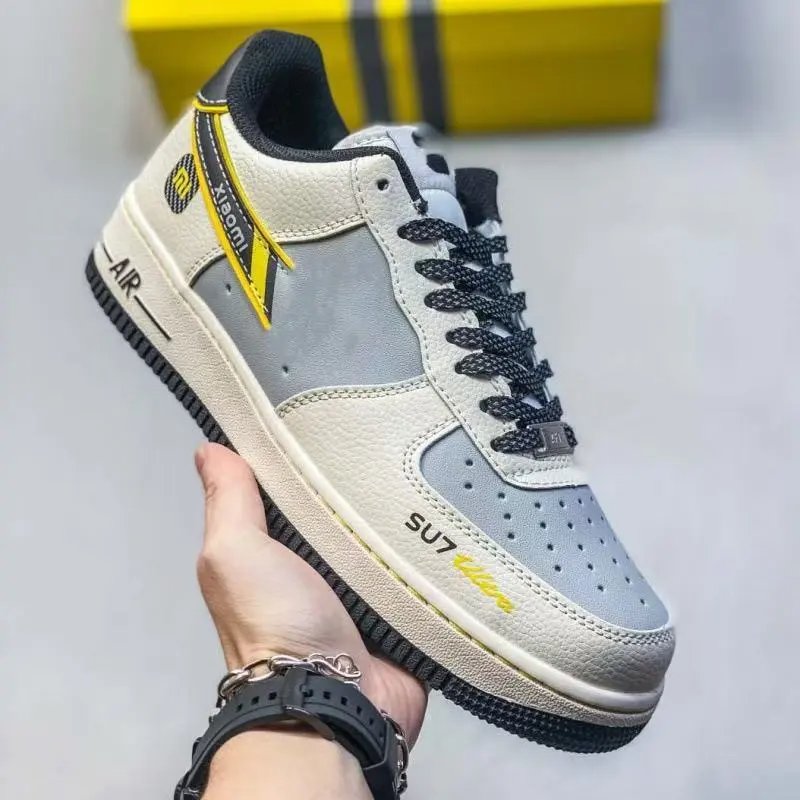 Nike Sneakers Low-Top Lace-Up — 24