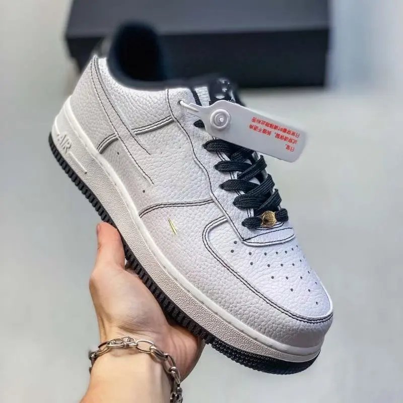 Nike Sneakers Low-Top Lace-Up — 21