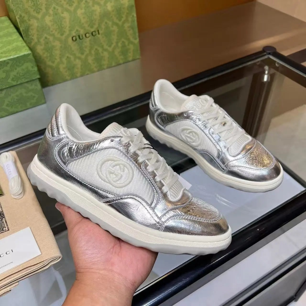 Gucci Sneakers Low-Top Logo — 17